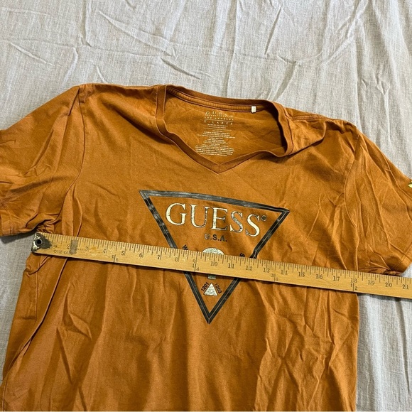 Guess Jeans Classic Triangle Logo Tee Size XLarge XL good detail 100% cotton 90s - Picture 6 of 7